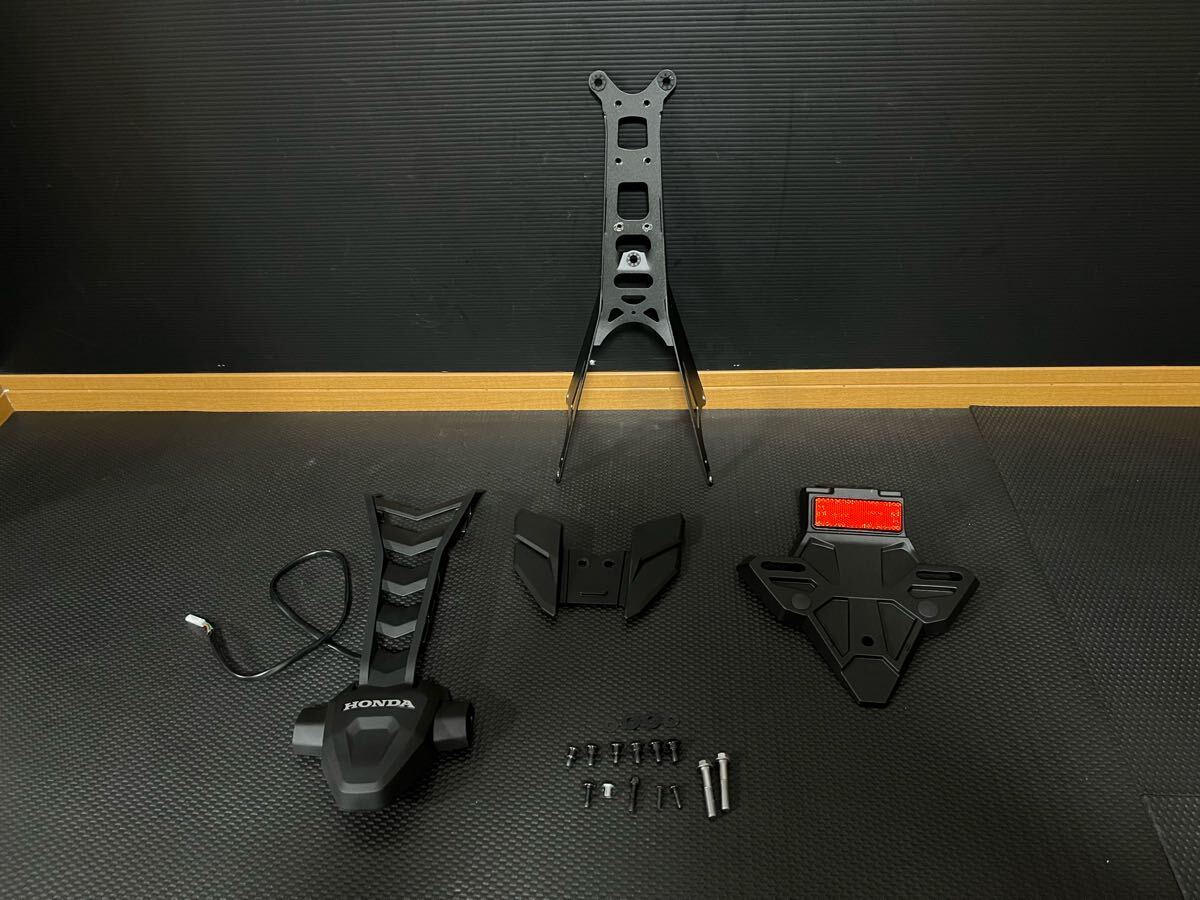 CBR650R 新車外し!! 新品同様!! 純正 リアフェンダー インナー ナンバー灯 ライセンス 純正戻し、ストックに! 現行 モリワキ ヨシムラ拍卖