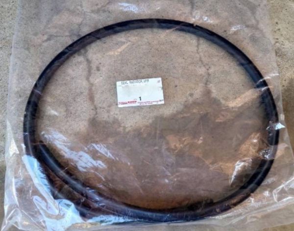 新品 純正品 TOYOTA トヨタ ラジエータグリル シール NO.1 エスティマハイブリッド AHR20拍卖