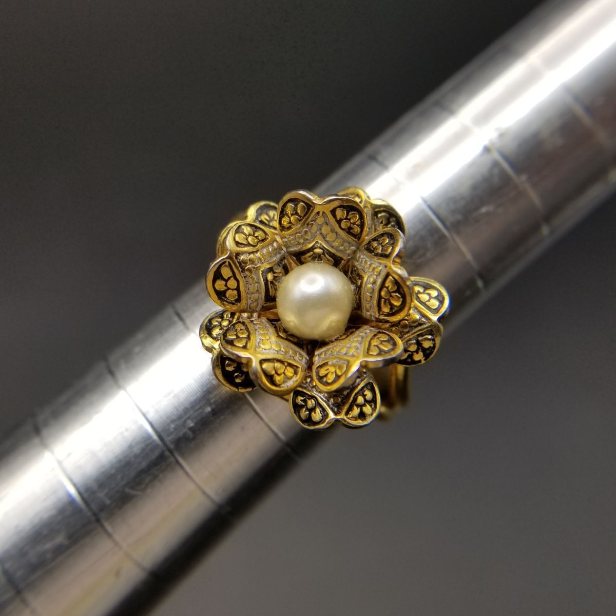 象嵌調 立体のお花 パール装飾 ヴィンテージ カフリング 指輪 ゴールドトーン レトロ キュート フラワー 6Y-D拍卖