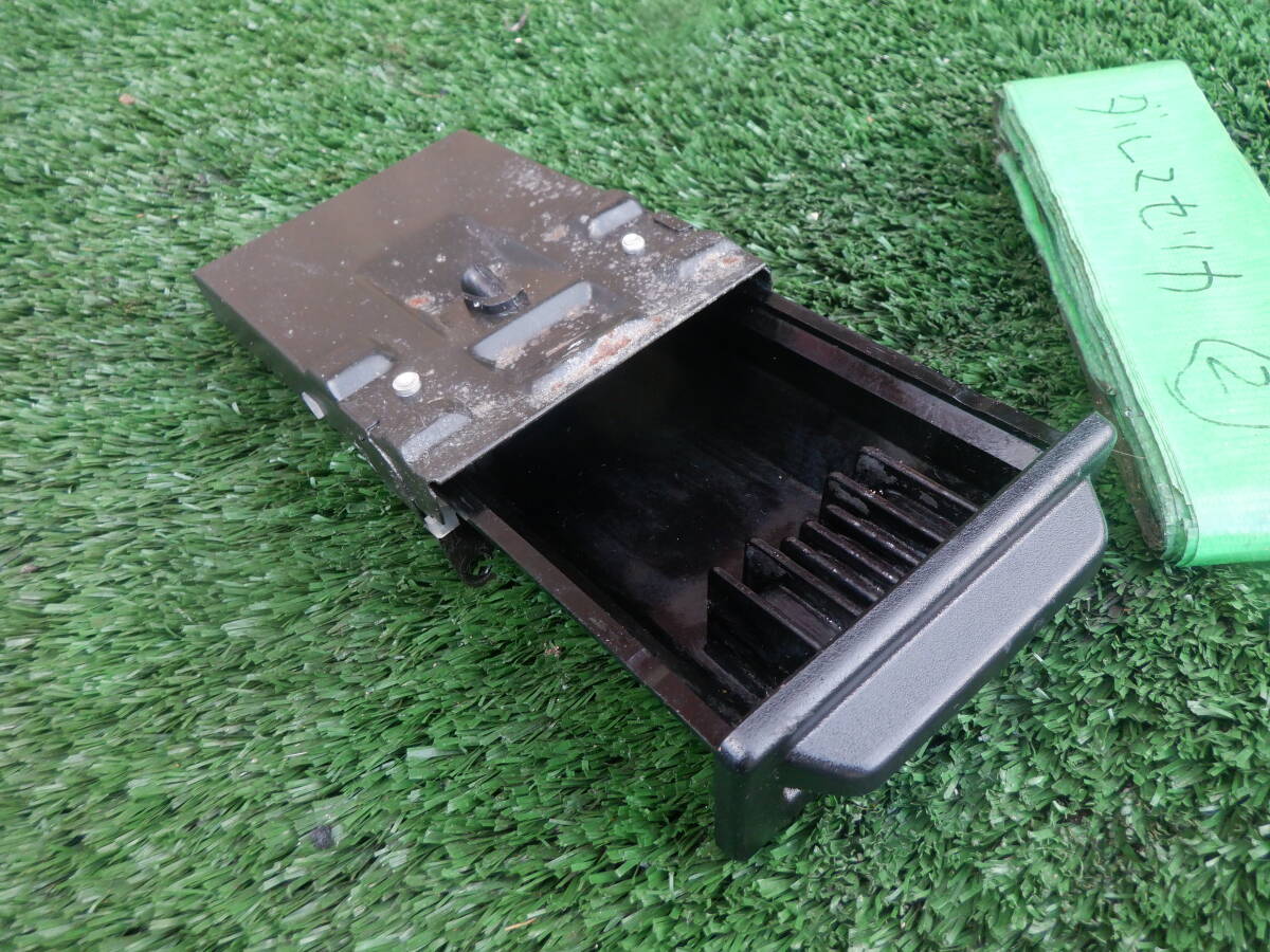 RA28 ダルマセリカ 後期 2000GT ② 灰皿 アシュトレイ フロント用  18R-GU LB TA22 TA27 TA35 RA25拍卖