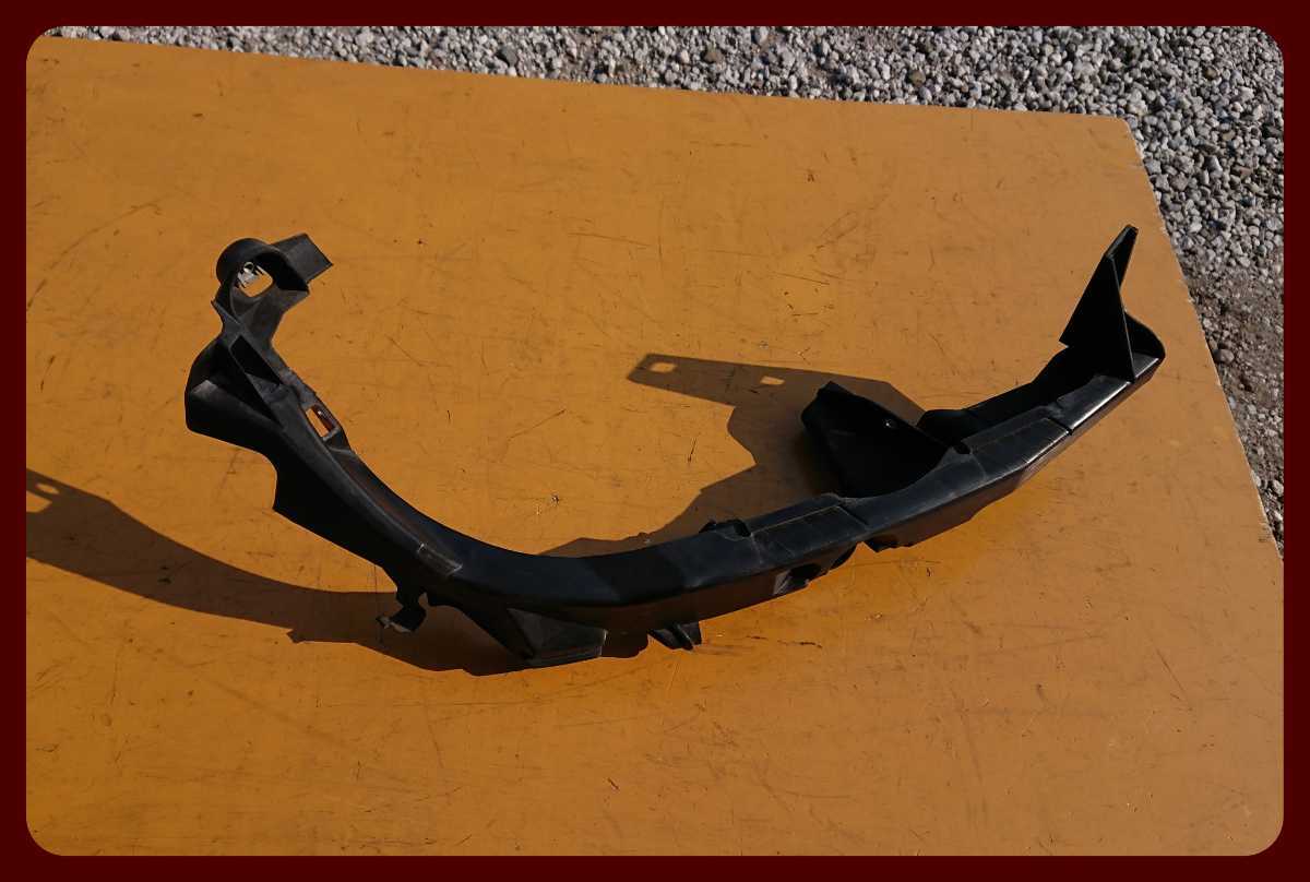 BMW e90 320i ヘッドライト サポート ブラケット 右 5164 7116708 51647116708 18c0056000 A-1515拍卖