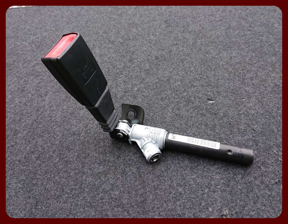 BMW e90 320i リア シートベルト キャッチ バックル 606901300k 607674200d 6983007 A-1616拍卖