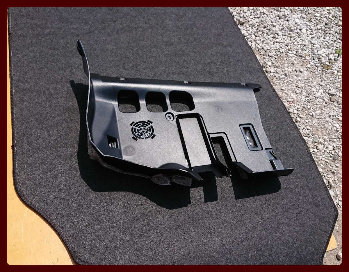 BMW e90 320i 2007年 運転席 右 ロア アンダー トリム パネル カバー 51459132541-9 51459132540 5145 9132543 A-1498拍卖