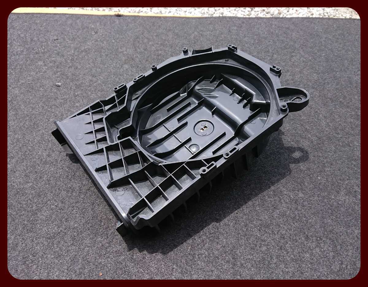 BMW E90 320i 右 2007年 フロント サブウーハー ウーファー ブラケット ケース ステー 43040741982 4304 0741982 A-1690拍卖