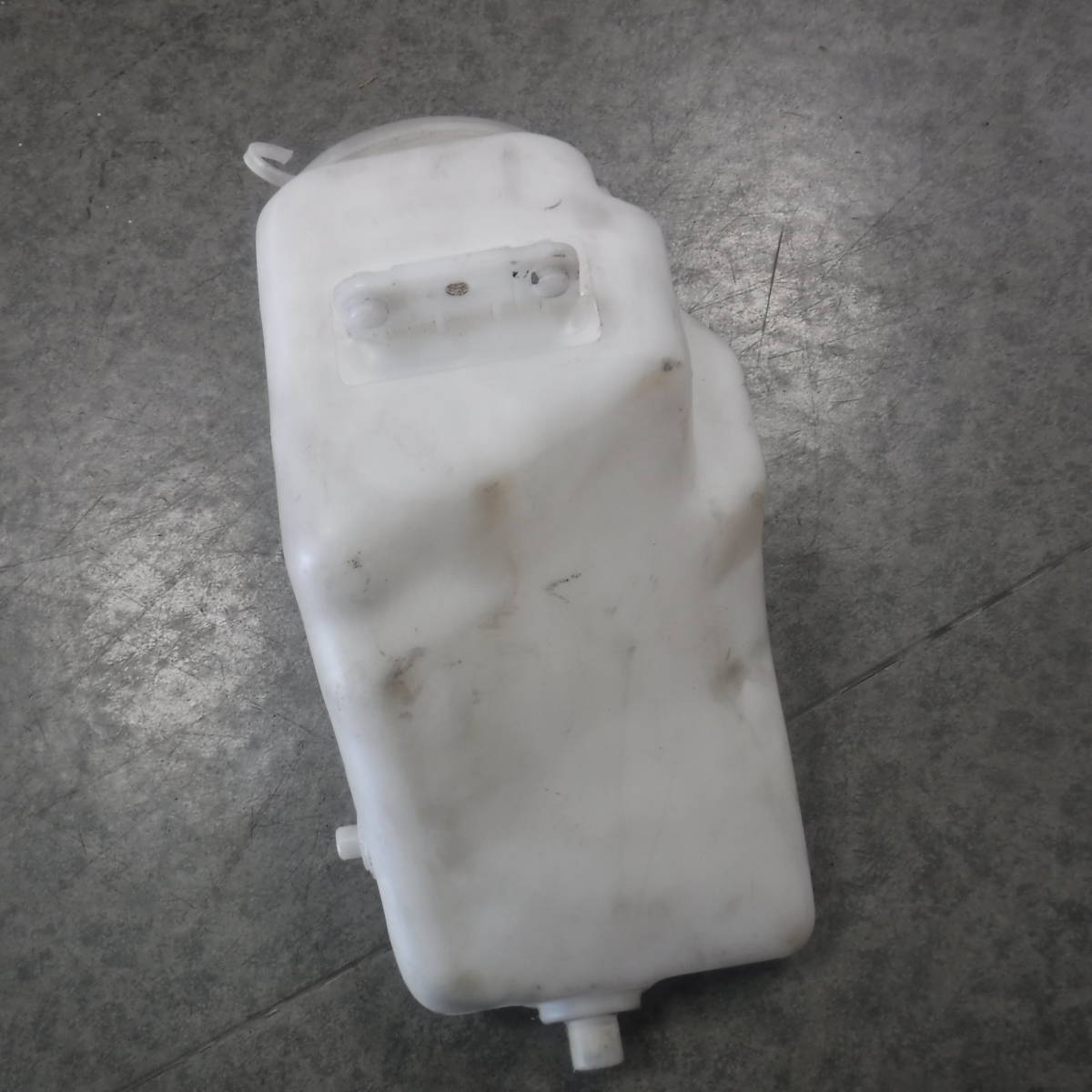 ベンツEクラスW124ウォッシャータンク230Eウォッシャージャー容器300Eウォッシュタンク320E 018815部品取り車あります拍卖