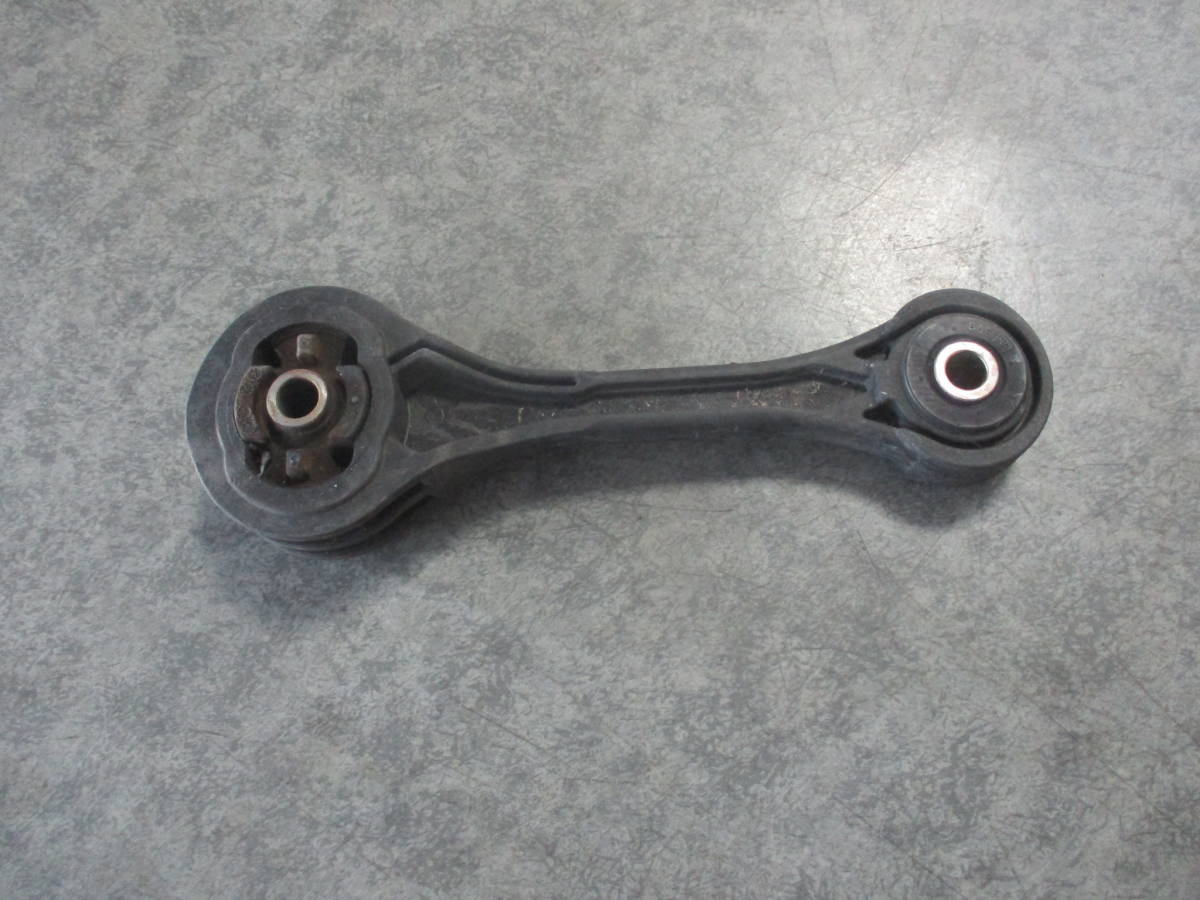 レガシーB4レガシイBE5レガシィEJ20純正ピッチングマウントBH5部品取り車あります エンジンマウント ミッション側マウント拍卖