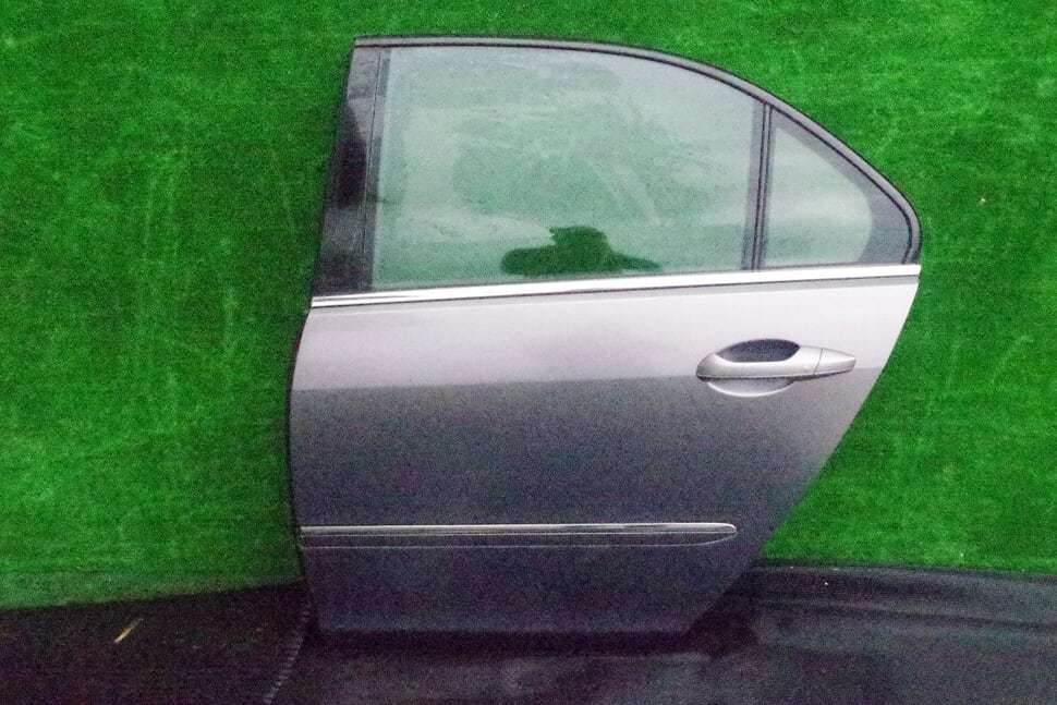 ホンダ レジェンド KB1 リアドア 左拍卖