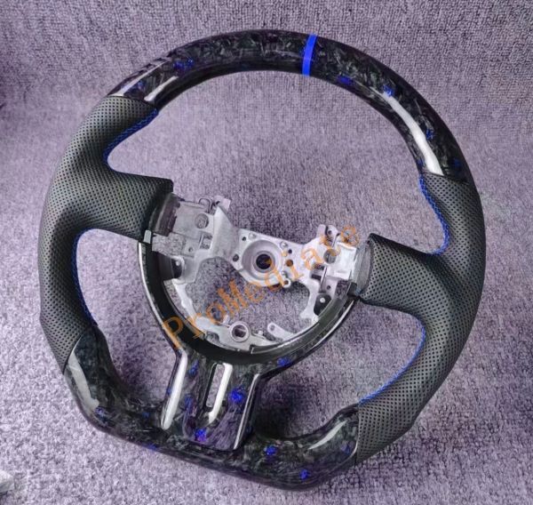 送料無料 フォージドカーボン・パンチングレザー トヨタ 86(ZN6)スバル BRZ (ZC6) 前期  ステアリング  スイッチカバー付く 1セット拍卖