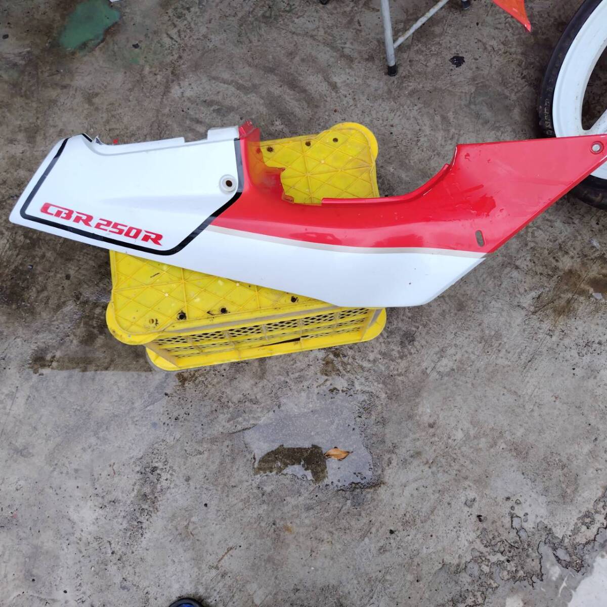 2252515-26 CBR250R MC19 右 リアカウル テールカウル拍卖