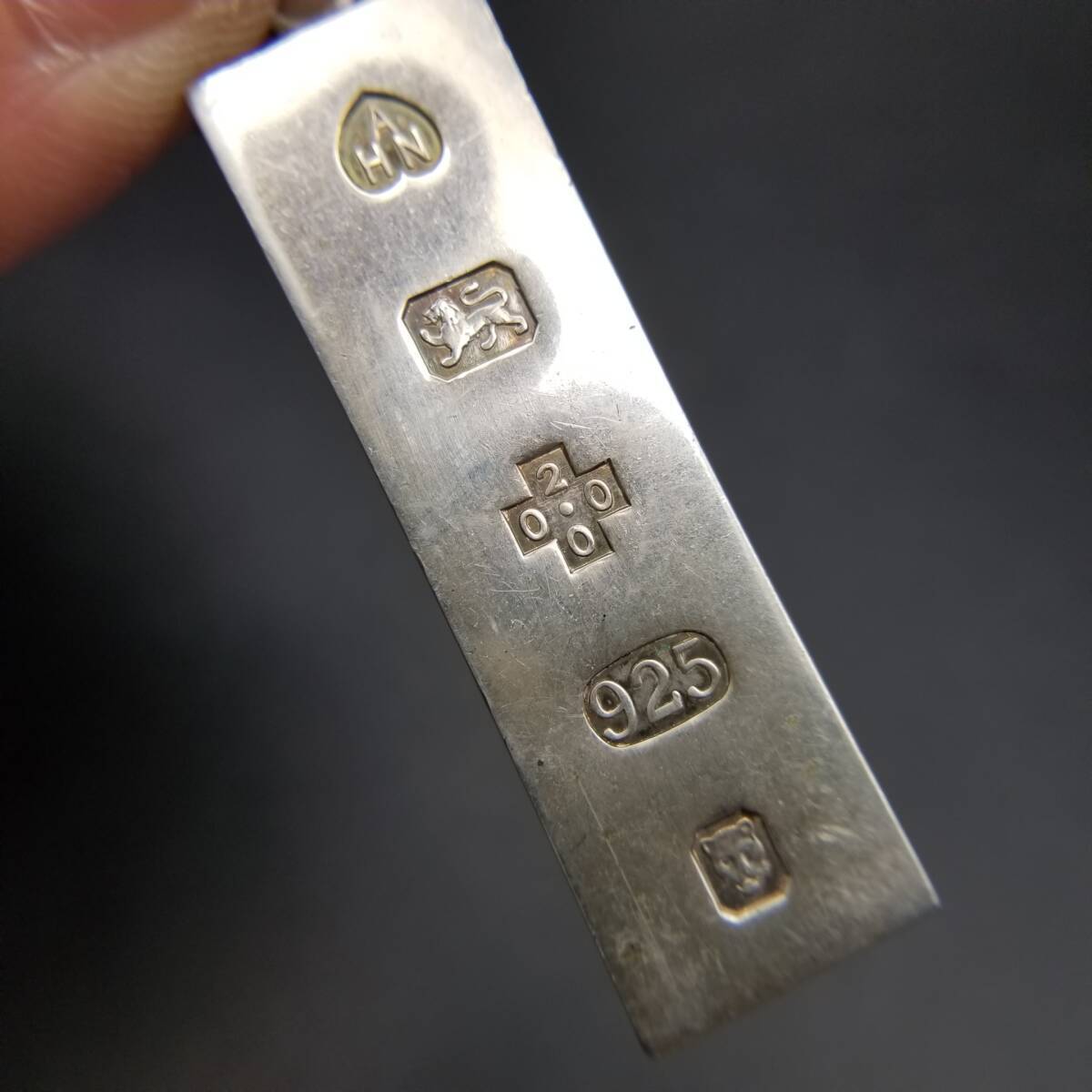 2000年 英国 ヴィンテージ ミレニアム 長方形バー 925 シルバー チャーム 銀 London ホールマーク ペンダントヘッド Silver Ingot Y22-Y拍卖