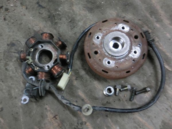 ライブディオZX AF35 後期 ジェネレーターセット 純正 管理NO、4243拍卖