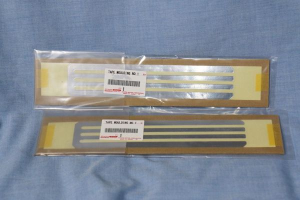 在庫希少!【未使用 トヨタ 純正】C-HR ハイブリッド ZYX10系 モールディング テープ アルミ 2枚セット拍卖