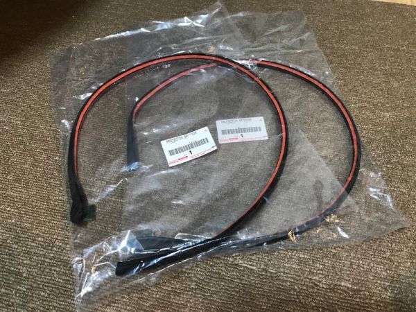 在庫希少!【未使用 トヨタ 純正】C-HR NGX50/NGX10 流用 リアドアウェザーストリップ左右セット 要カット拍卖