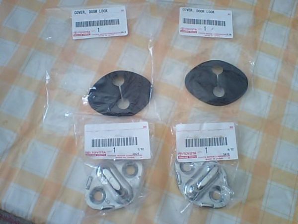 在庫希少!【未使用 トヨタ 純正】C-HR NGX50/NGX10 流用 ドアストライカー カバー 各2個セット拍卖