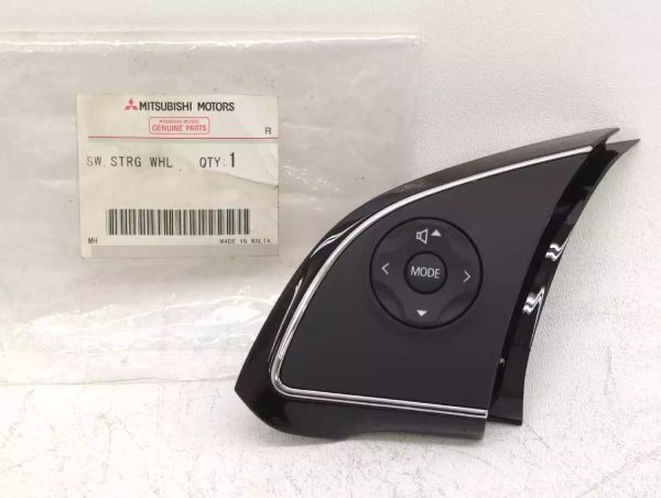 在庫希少!【未使用 三菱 純正】エクリプスクロス ステアリングリモコンスイッチ オーディオレス車用 ピアノブラック拍卖