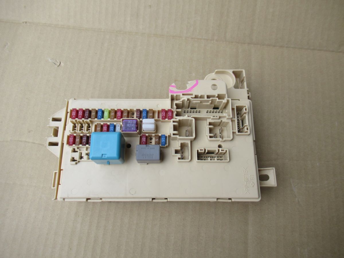 AB-1 ミライース LA300S ★ 室内 ヒューズボックス 82600-B2370拍卖