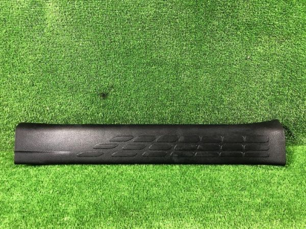 トヨタ ノア NOAH ZRR80 2015年式 FRONT SCUFF PLATE RIGHT ID:3175拍卖