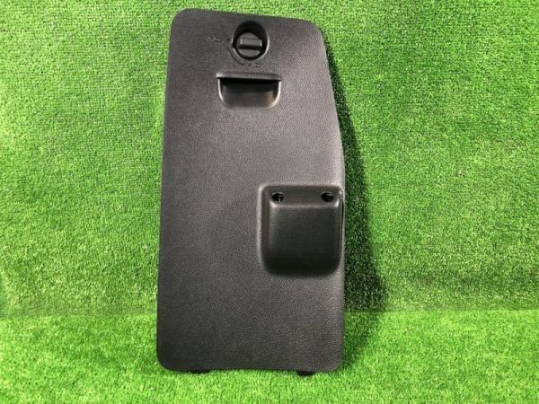 TOYOTA ノア NOAH ZRR80 2015年式 SIDE TRIM COVER 64766-28100 ID:3180拍卖