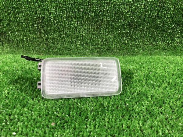 TOYOTA ノア NOAH ZRR80 2015年式 ルームランプ ROOM LUMP RIGHT ID:3183拍卖