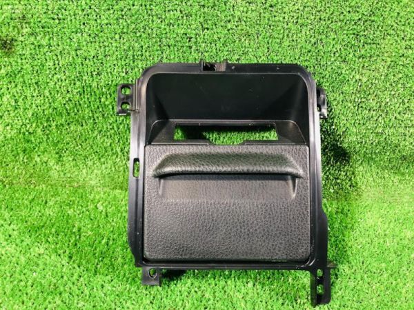 TOYOTA ノア NOAH ZRR80 2015年式 コインボックス COIN BOX ASSY 55450-28010 ID:3190拍卖