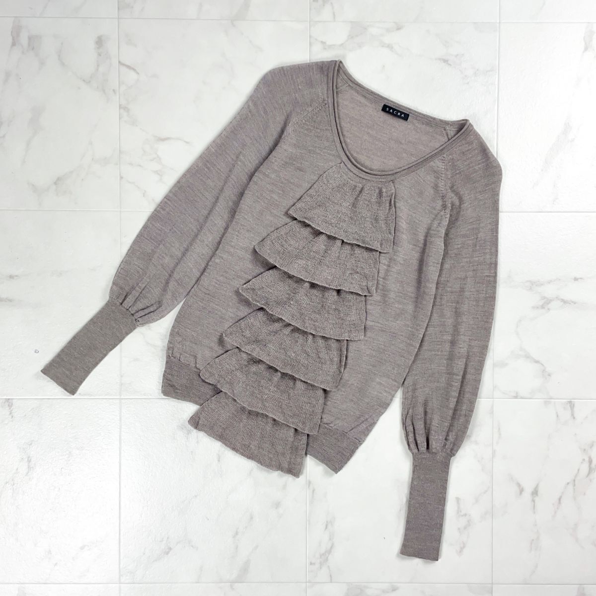 SACRA サクラ ティアードフリルニット キャンディースリーブ Uネックセーター 長袖 薄手 レディース ベージュ チャコール サイズ38*CD86拍卖