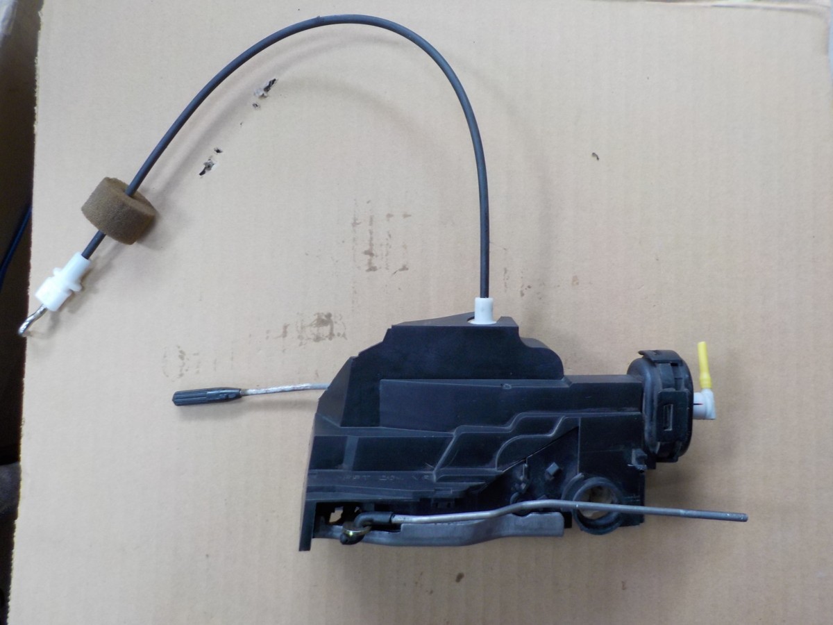ベンツ Aクラス/A160 ドアロック/アクチュエーター 右 フロント拍卖