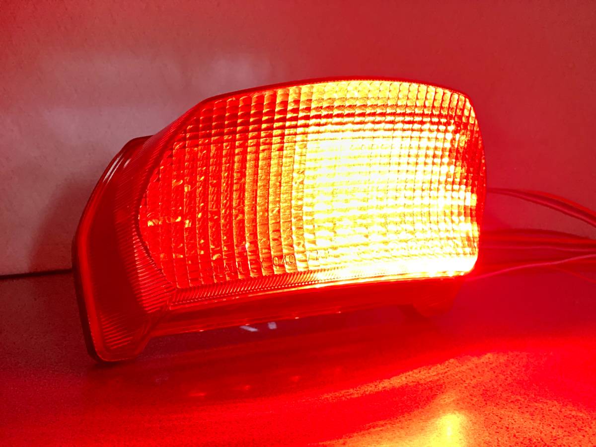 【60日保証】ニンジャ GPZ1100('95~00')/ZX-7R('96~03')/ザンザス400☆流れるテールランプLEDユニット☆超爆光61発!拍卖