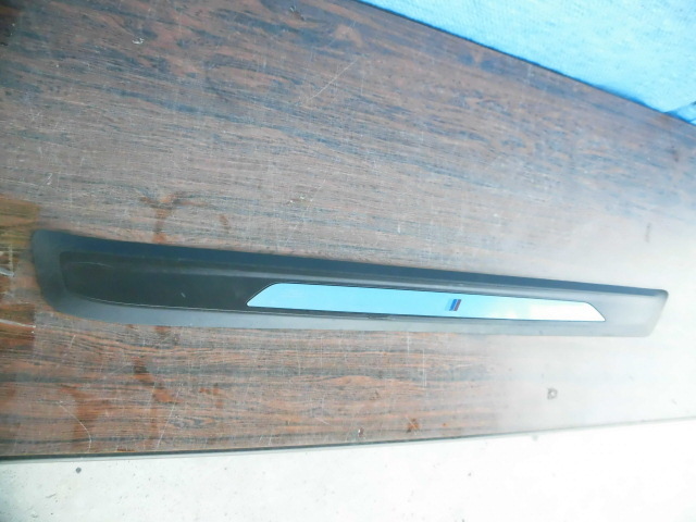 AJ694 BMW F32 4シリーズ エントランスカバー 左 8063799拍卖