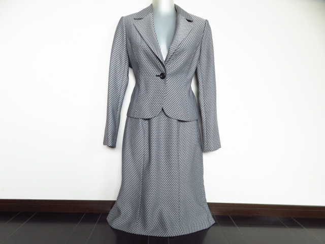 ■新品同様 綺麗 上質美品 タキヒヨー【 Krone 】クローネ 高級 スーツ 7号 S 入学式 卒業式 謝恩会 s1138拍卖