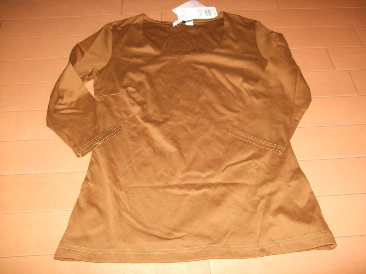 新品タグ即決☆コラーゲン ヒアルロン酸配合 潤い素材九分丈袖コットンカットソー☆カーキ系 38拍卖