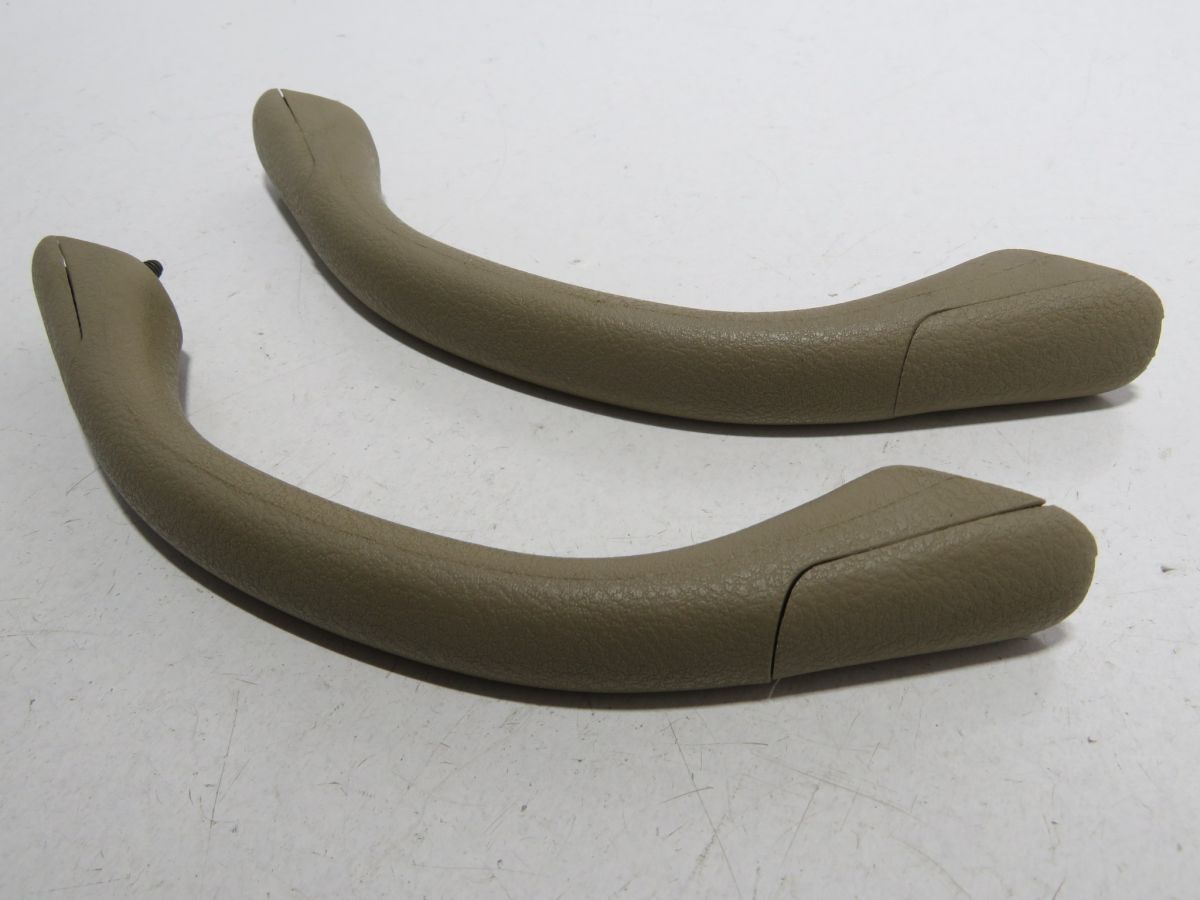 25-12-28 AEGE24 キャラバン ホーミーコーチ ロイヤル E24 【 リア 二列目 アシストグリップ 】 拍卖