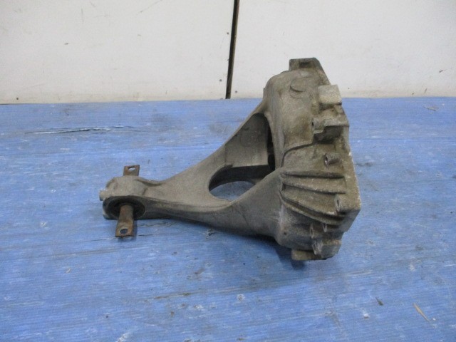 アルファロメオ75 T.SPARK E-162B40 純正 ミッションマウント フライホイールケース カバー拍卖