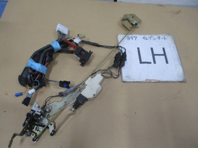 ランチアテーマ 3.0 V6 LS E-A834F6 フロント左ドアロック拍卖