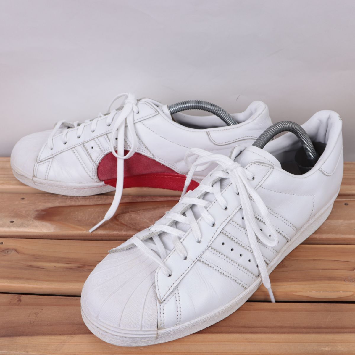 z9403 アディダス スーパースター 80S US10 1/2 27.5cm/白 ホワイト 赤 adidas SUPERSTAR 80S レディース スニーカー 中古拍卖