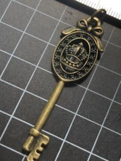 ペンダント(キーホルダー)★クラウン★アンティークキー★鍵拍卖
