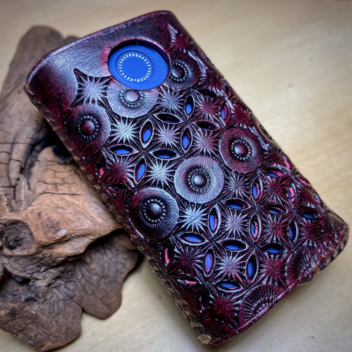 【glo hyper / glo hyper plus】本革製ケース Box with Lines 透かし彫 gh04拍卖