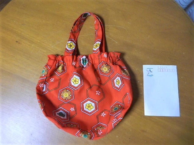 手作り バッグ 【着物リメイク】 花柄 六角形 柄 模様 オレンジ色 古布 レトロ 手提げ 袋 鞄 男女 兼用 ハンドメイド 春 夏 秋 冬 行楽拍卖
