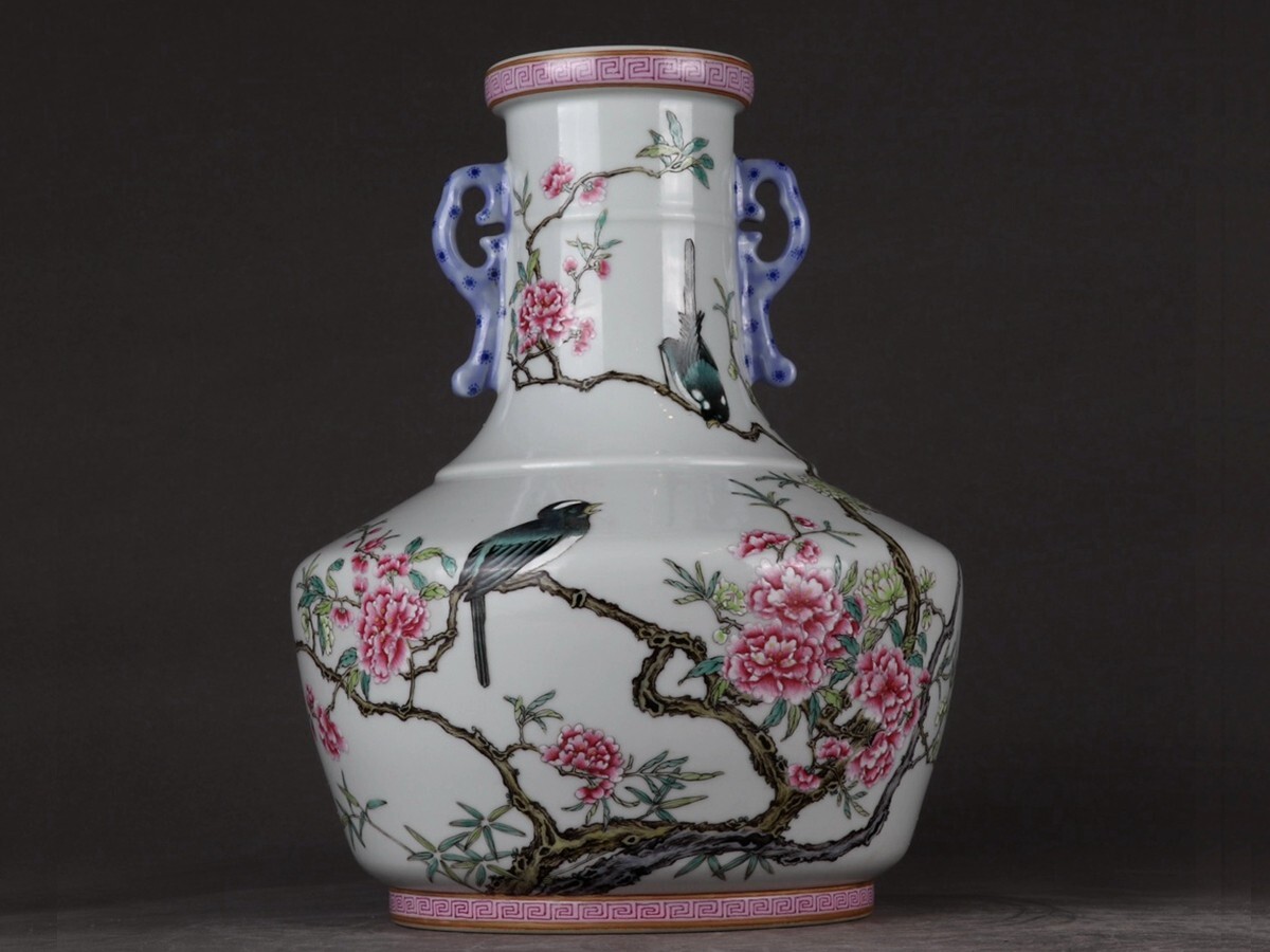 「清 雍正年製 陶磁器 粉彩花鳥紋 双耳瓶」染付 置物 擺件 古賞物 中国古美術 旧蔵出拍卖