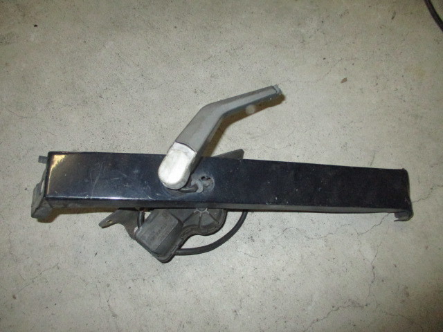 ■ベンツ W126 ライト下 パネル ライトワイパーアーム ライトワイパーモーター 右 中古 0390206838 1268205242 部品取あり 420SEL 560SEL■拍卖