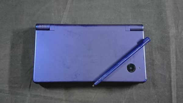 【現状品 通電確認済み】『NINTENDO(ニンテンドー)DSi 本体 TWL-001 メタリックブルー タッチペン付き』任天堂拍卖