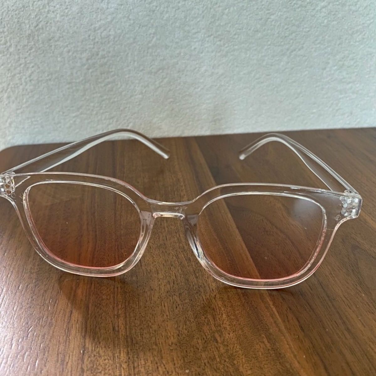 チークメガネ クリアピンク 伊達メガネ おしゃれ レディース 韓国 色付きレンズ フェミニン コーデ 軽量 チークレンズ可愛い拍卖