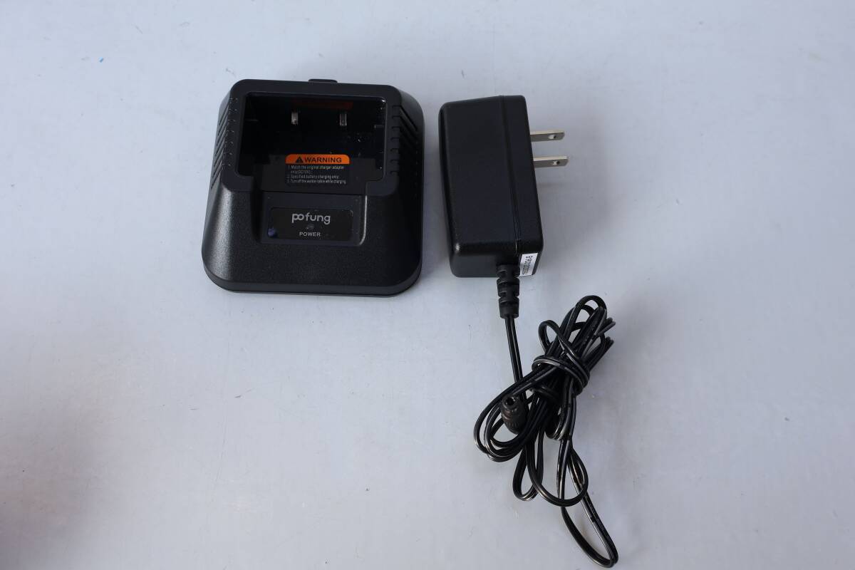 G2293 Y POFUNG UV-6R用 CH-5 ポータブル双方向デスクトップ充電器、AC アダプター付き拍卖