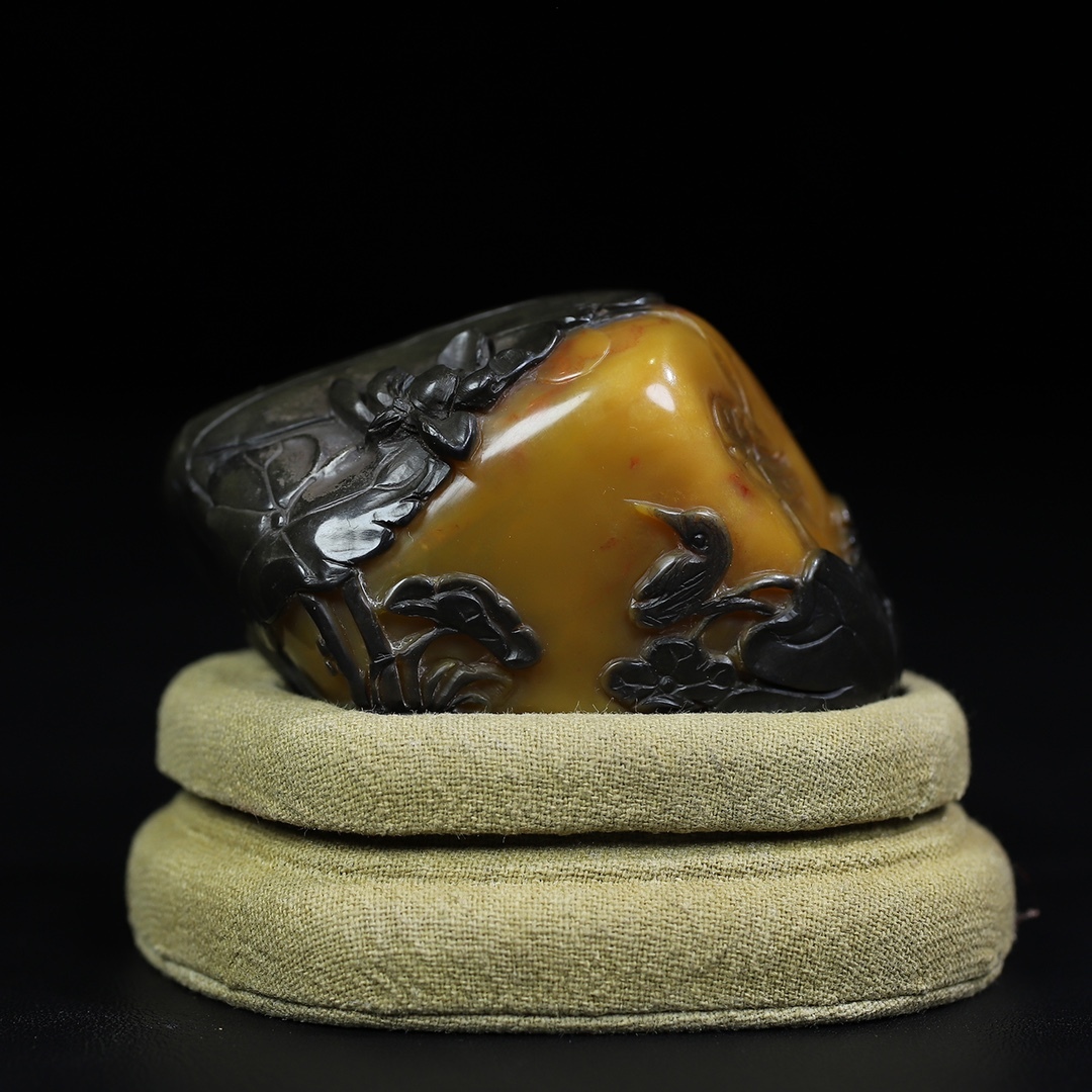 旧蔵 【清代篆刻家 陳鴻壽 号:曼生】寿山石 烏鴉皮 微彫《一鷺連科》蓮花鷺 印鑑 置物 天然石 篆刻 極細工 中国古玩 骨董品 古美味 206-22拍卖