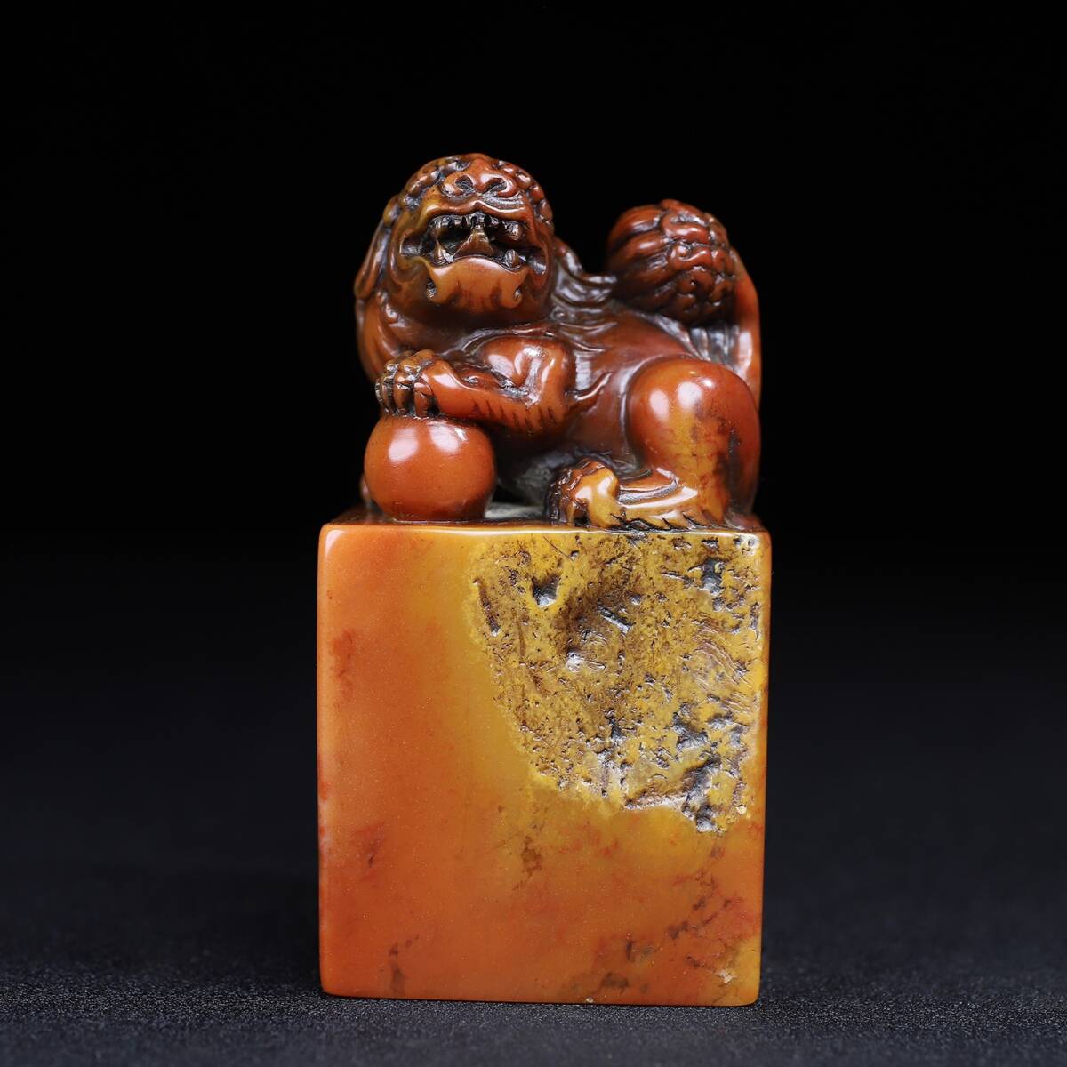 旧蔵 【清代篆刻家 黄易】寿山石 彫刻 獅子鈕 印鑑 置物 天然石 篆刻 古印材 極細工 中国古玩 骨董品 古美味 206-22拍卖