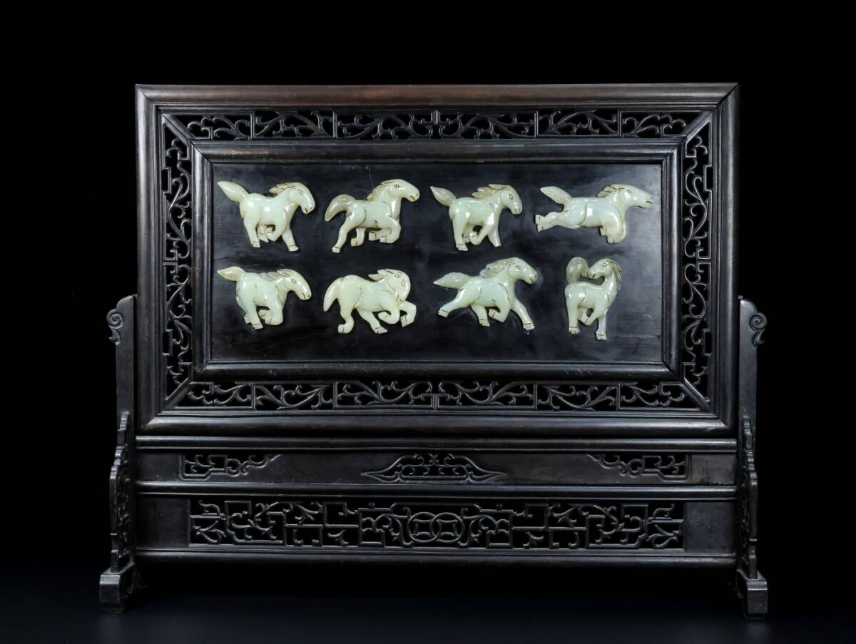 旧蔵 清 乾隆年製 檀木+ 和田玉 老貨 八駿插排 玉質細膩 彫工精細 極細工 中国古玩 骨董品 古美味 206-29拍卖