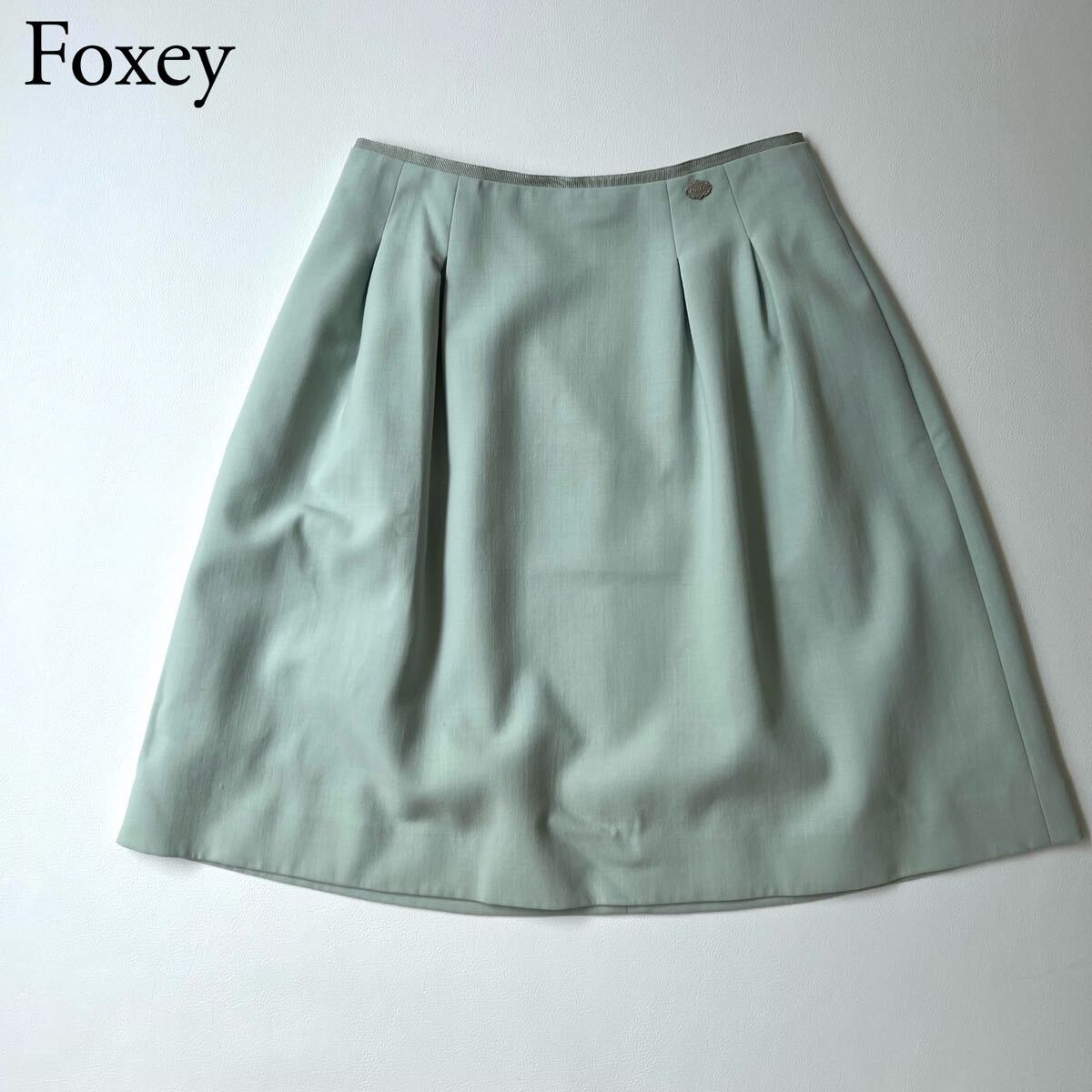 美品 FOXEY BOUTIQUE フォクシーブティック フレアスカート 膝丈スカート ロゴプレート ミント ストレッチダブルフェイススカート 40拍卖