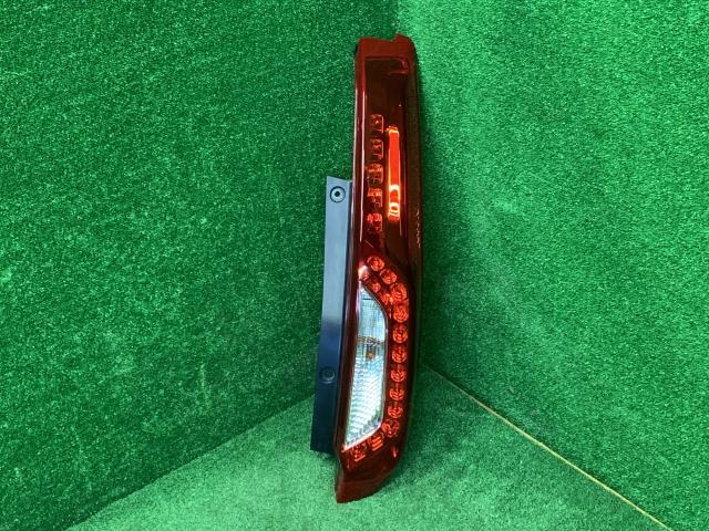 エクストレイル LDA-DNT31 右テールランプ 26550-3UB0A拍卖