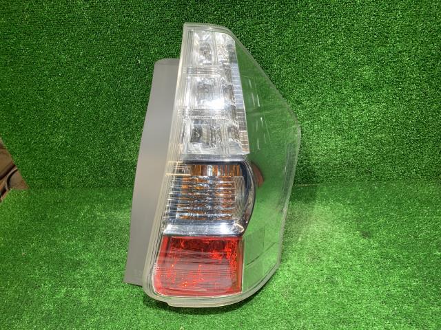 プリウスα DAA-ZVW40W 右テールランプ 81550-47150拍卖
