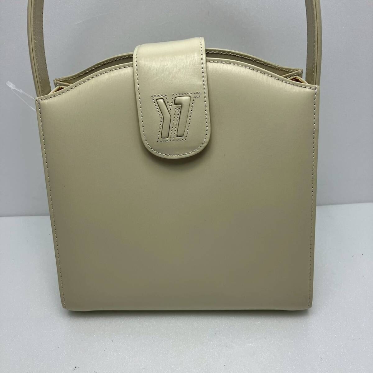Y375○ YUKI TORII 鳥居ユキ ハンドバッグ 未使用 レザーハンドバッグ ホワイト ミニバッグ アイボリー レディース ファスナー ポケット拍卖