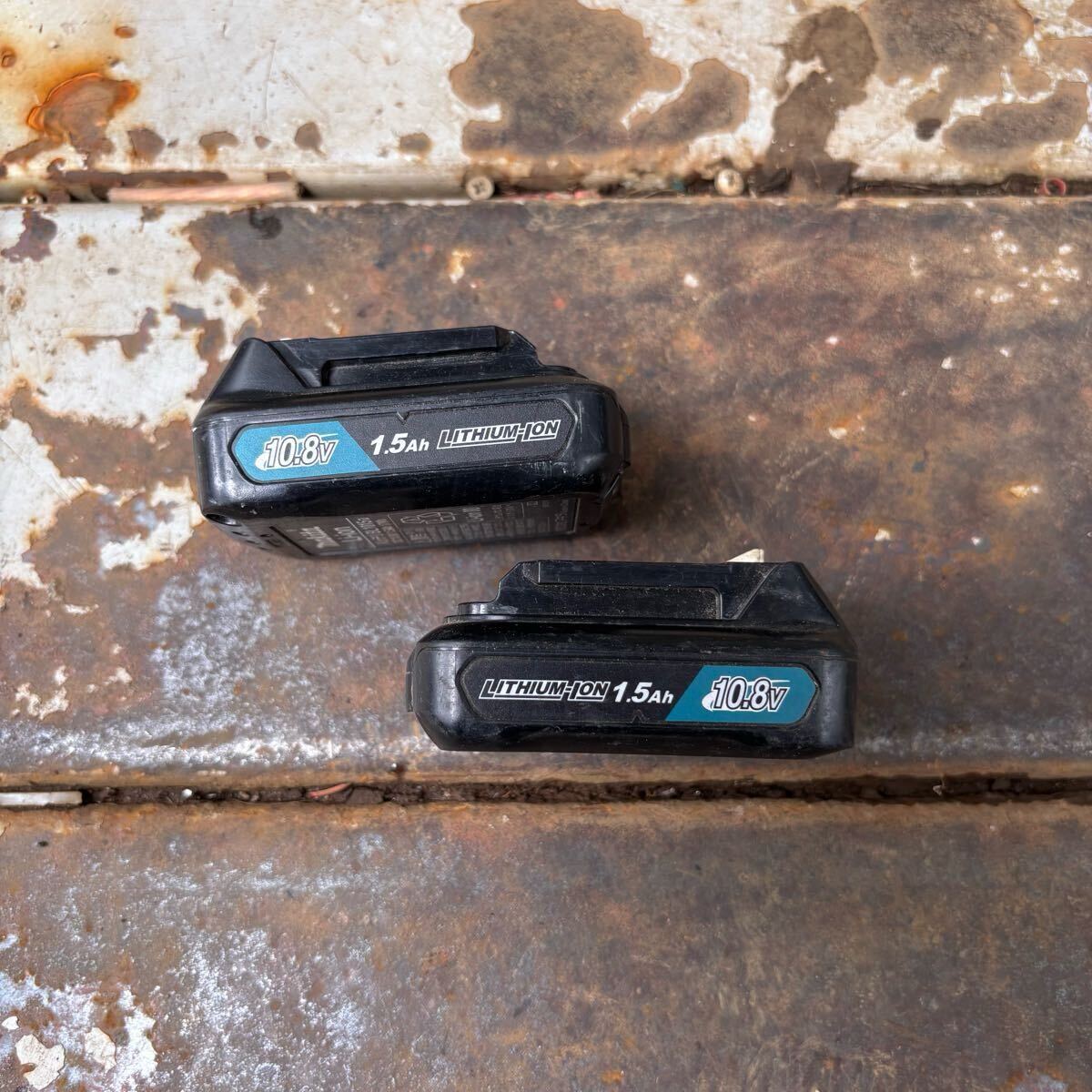 送料無料 makita マキタ バッテリー リチウムイオンバッテリー 10.8v 1.5Ah BL1015 工具 電動工具 ジャンク HITACHI 日立 拍卖